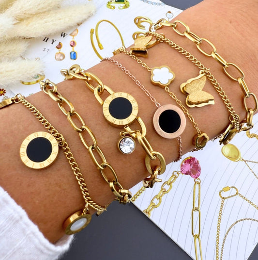 Beautiful & stylish bracelet with cubic zirconia and black onyx inserts 19.5cm. Code 87763