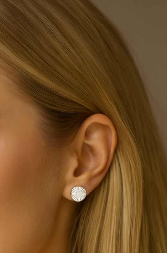 Petite but elegant small round earrings 0.8 x 0.8cm. Code 89471