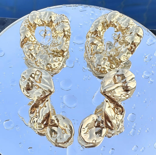 Bold stylish and elegant designer earrings. Code 89215