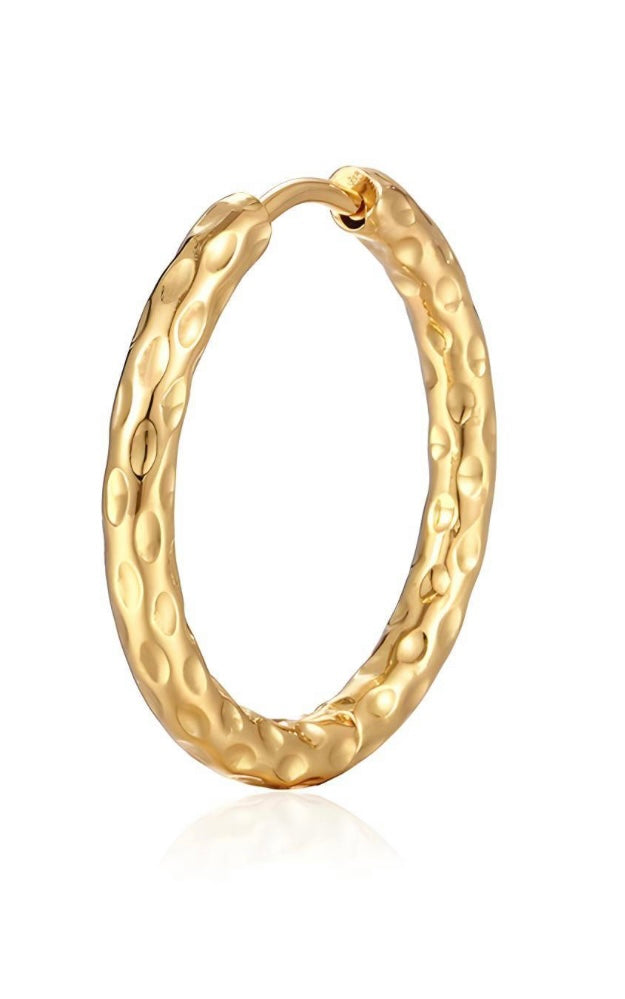 Hoop earrings with diamond cut effect stylish & elegant. 3x0.2 cm. Code 87064