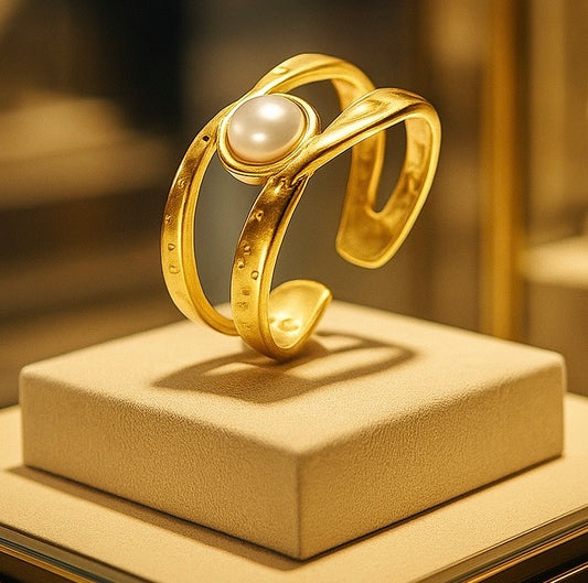 Elegant & stylish ring with imitation Pearl. Adjustable fit. Code 90082