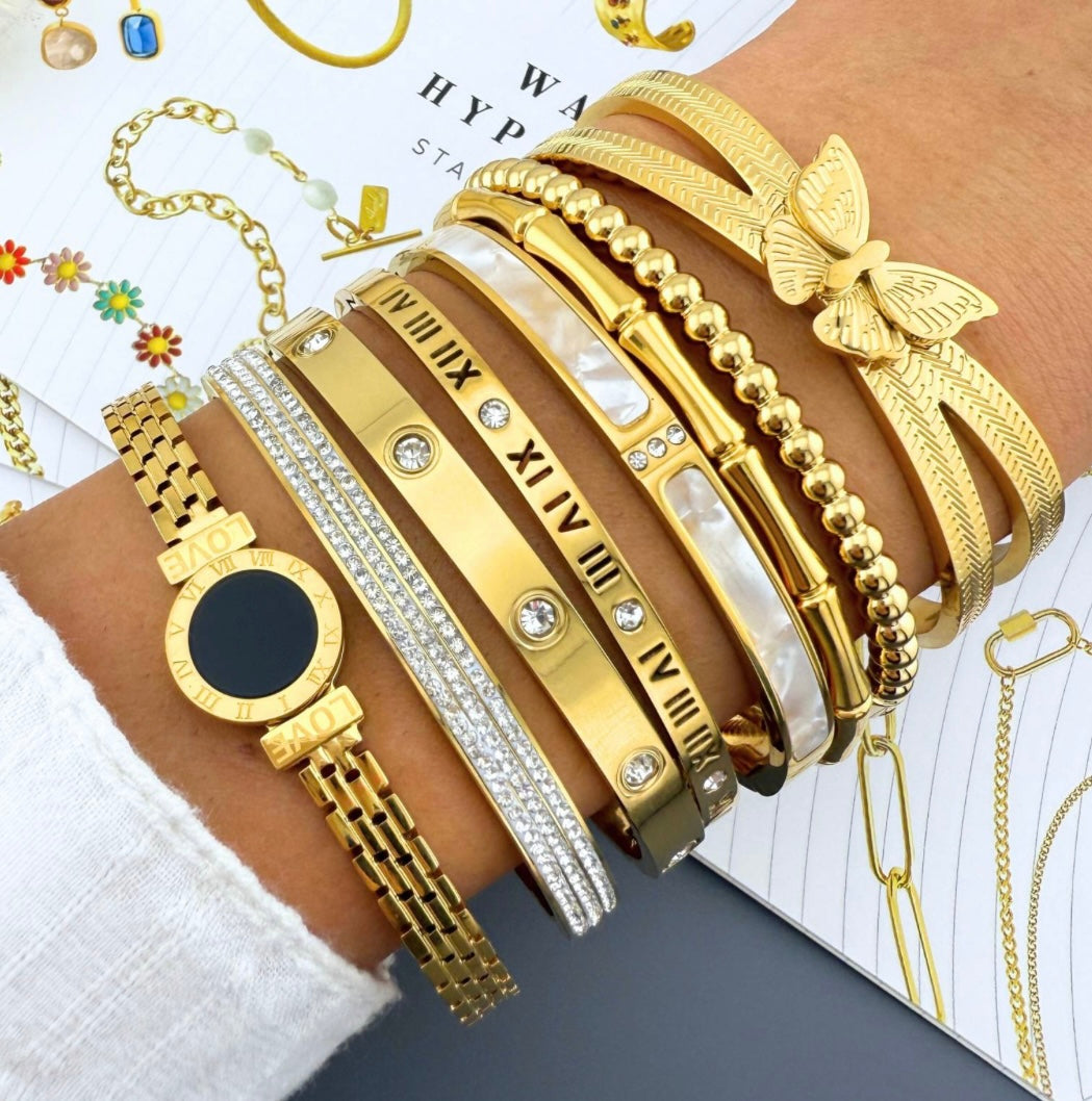 18k gold plated bracelet encrusted with cubic zirconia. 6.5cm. Code 89646