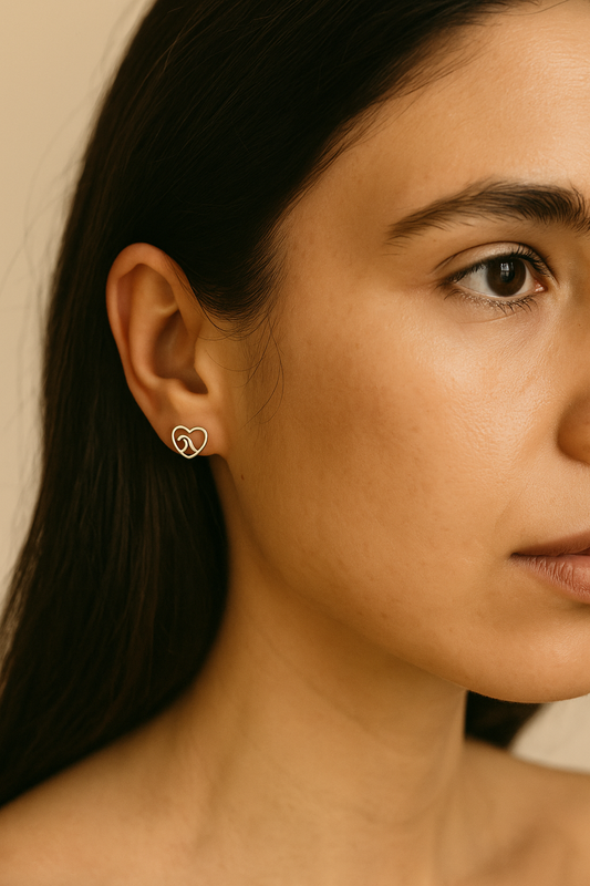 Intertwined Italian silver heart earrings. Stylish & elegant and perfect for all occasions