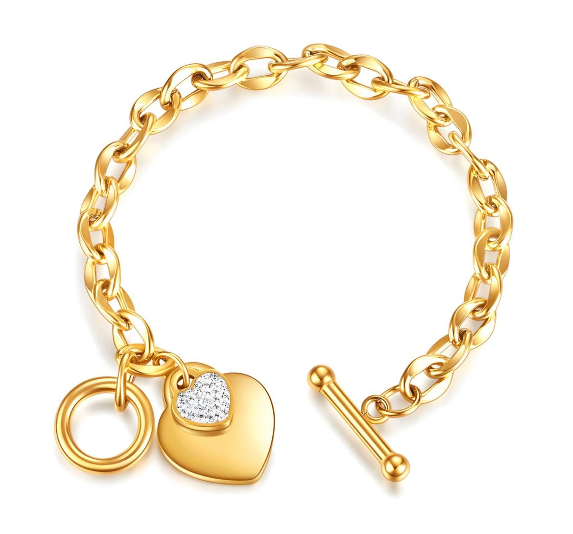 Stylish heart bracelet with large cubic zirconia stone 17cm.Code 87722