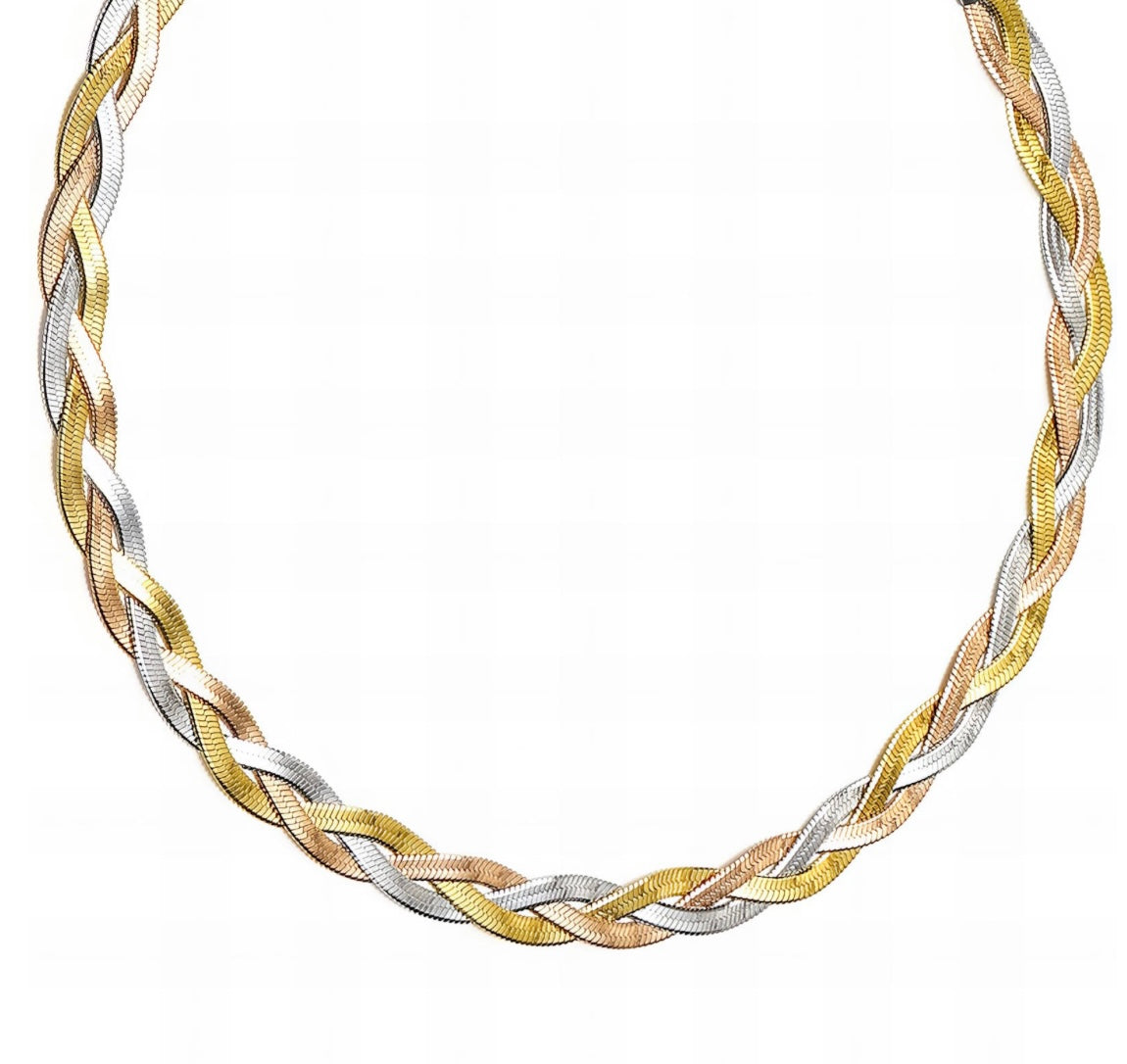 Stylish & elegant two coloured necklace, a beautiful addition to your collection. 39+5 cm. Code 87336