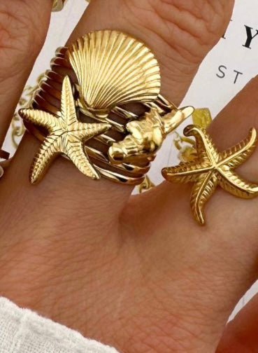 Starfish & Seashells ring. Beautiful & stylish Adjustable fit. Code 90060