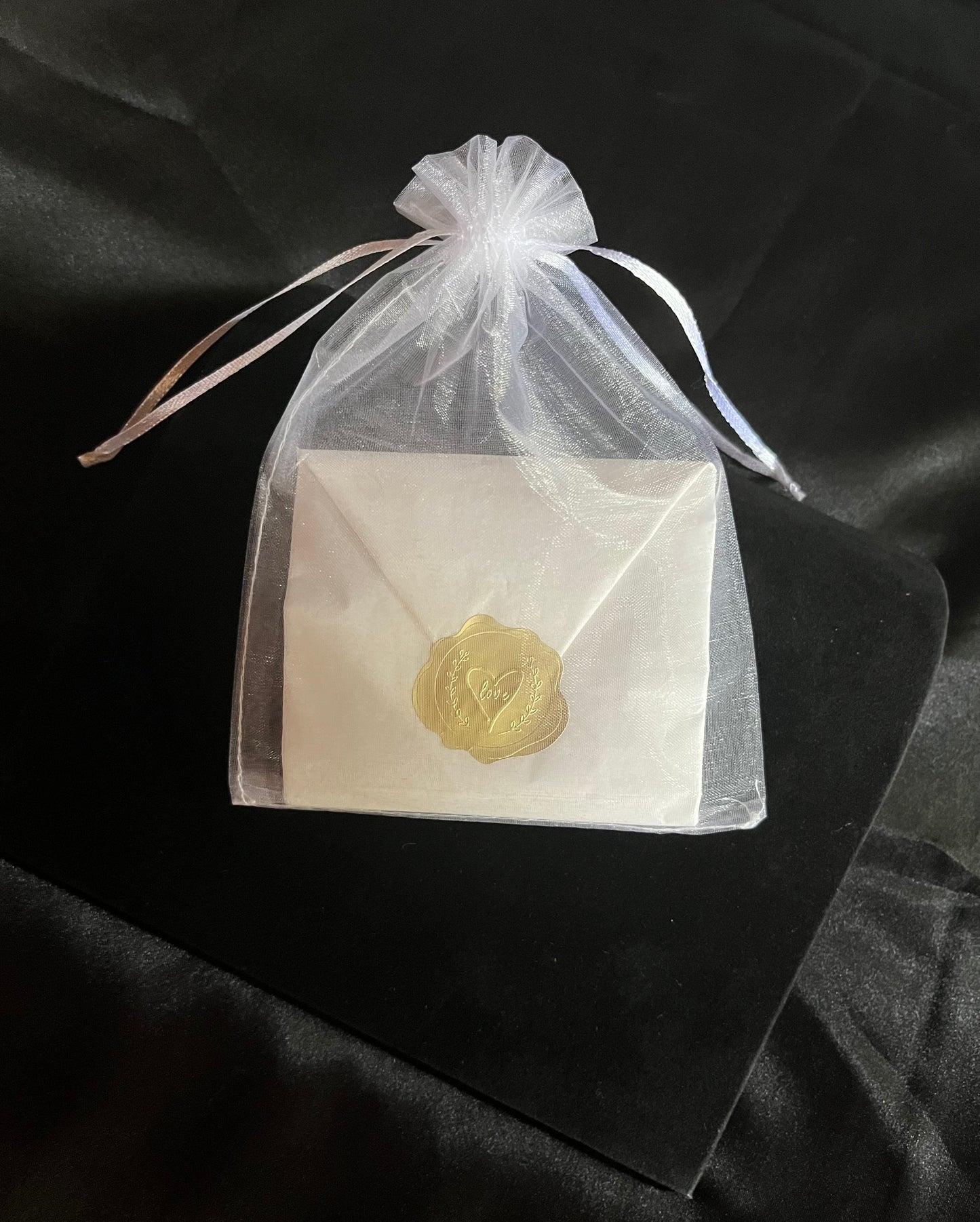 Beautiful & stylish heart ring with ceramic white heart inlays.Matching necklace and earrings also available. Code 87119