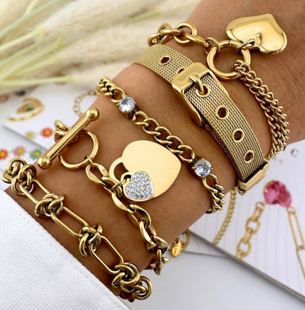 Link bracelet with heart charms. 17cm. Code 87722