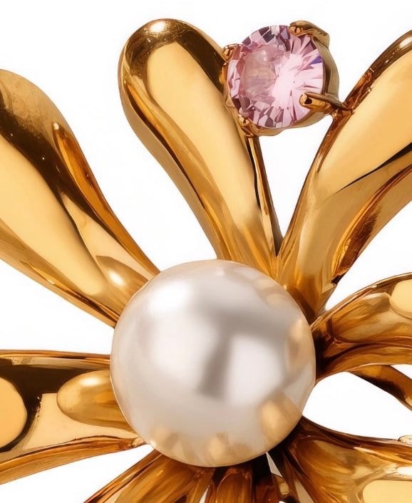 Stunning flower ring with pearl & cubic zirconia details Adjustable fit. Code 90123