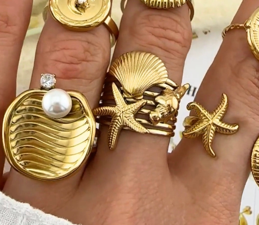 Starfish & Seashells ring. Beautiful & stylish Adjustable fit. Code 90060