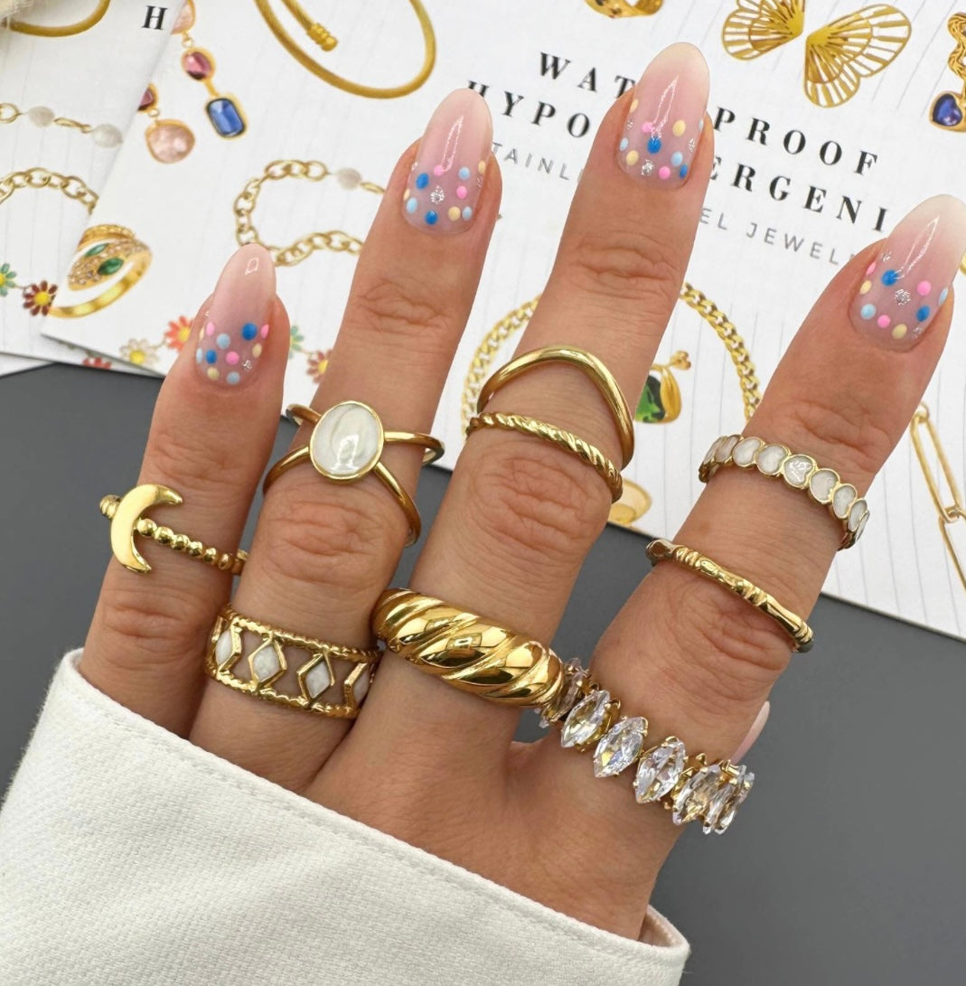 Stylish cubic zirconia ring, perfect for any occasion. Adjustable fit. Code 89182