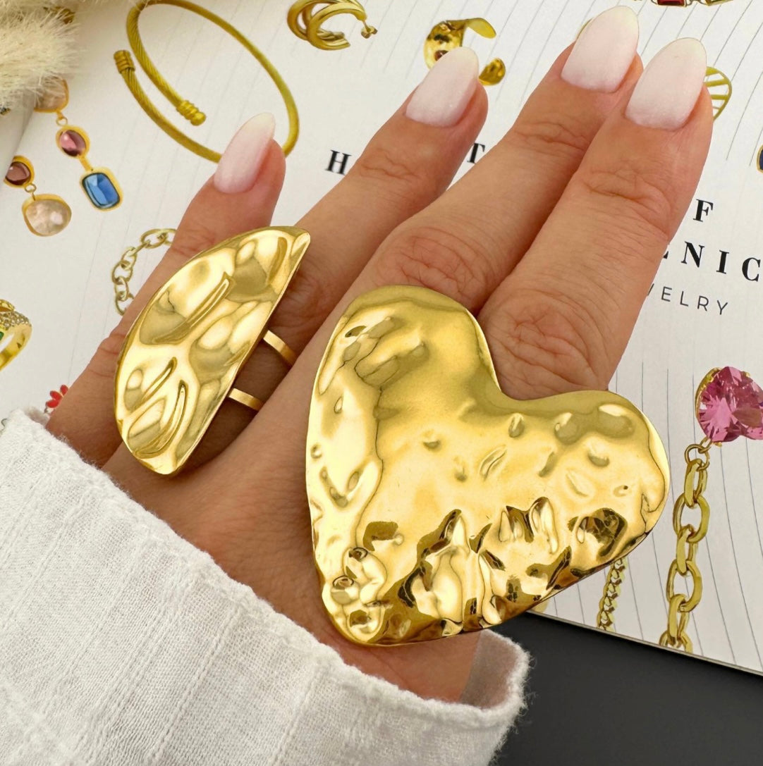 Heart ring, stylish,bold & unique. Adjustable fit. Code 90095