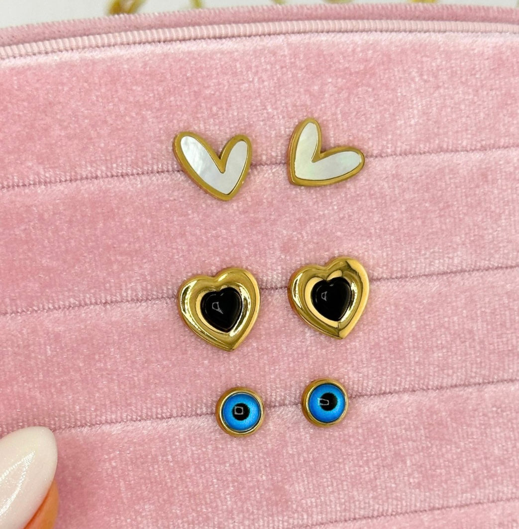 Elegant heart design earrings with pearl effect inlay 1.2 cm. Code 90280