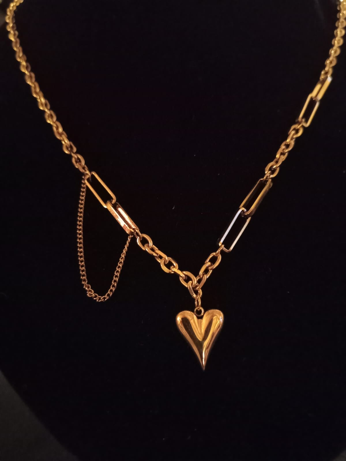 Elegant & stylish heart necklace 40+5cm. Code 87882
