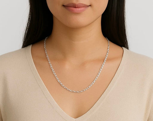 Beautiful Italian sterling silver paperclip design necklace. 20 inch length