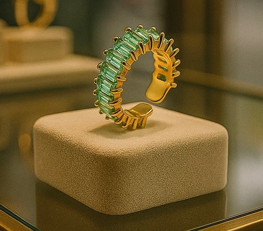 Stunning turquoise cubic zirconia ring Adjustable fit. Code 90541