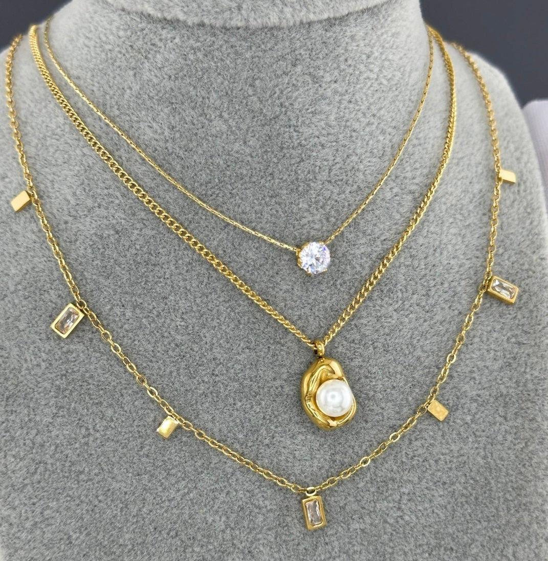 Beautiful imitation Pearl necklace, stylish & elegant. 40+5 cm. Code 87747