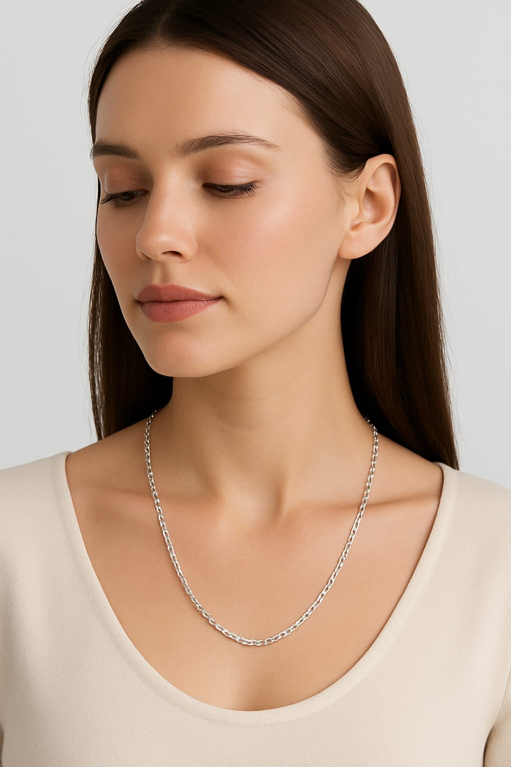 Beautiful Italian sterling silver paperclip design necklace. 20 inch length