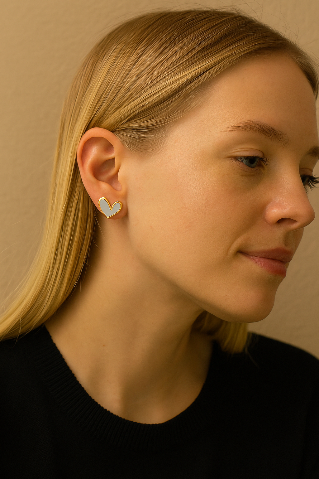 Elegant heart design earrings with pearl effect inlay 1.2 cm. Code 90280