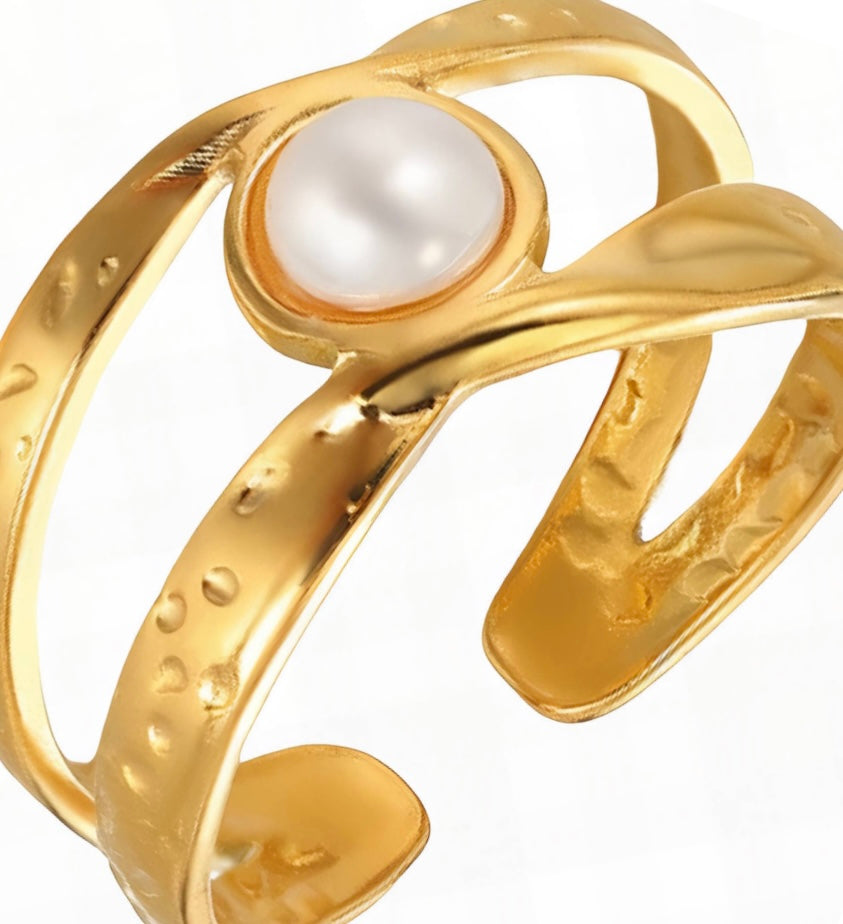 Elegant & stylish ring with imitation Pearl. Adjustable fit. Code 90082