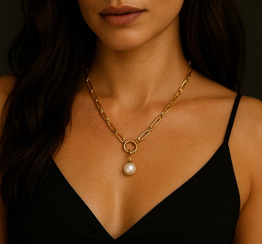 Beautifully elegant imitation pearl link necklace. 45cm. Code 88228