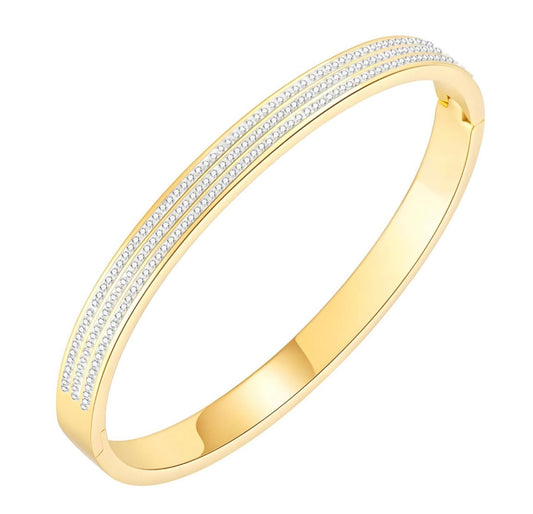 18k gold plated bracelet encrusted with cubic zirconia. 6.5cm. Code 89646